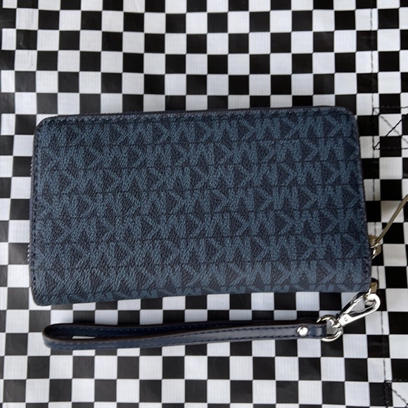 Michael Kors Jet Set Travel Lg Flat Multifunctional Phone Case-Wristlet-Wallet - Picture 2 of 16